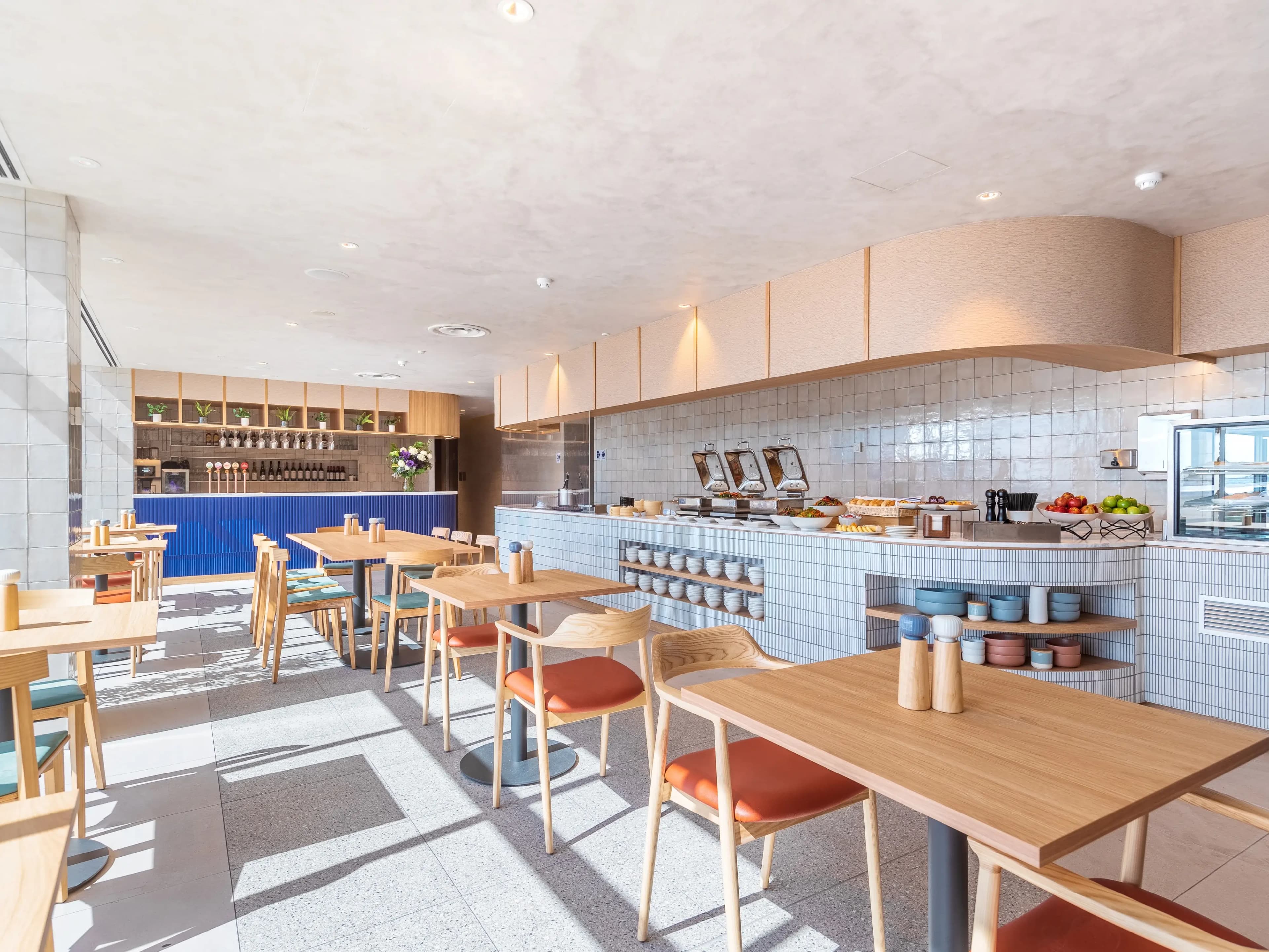 SkyTeam Lounge - Image 2